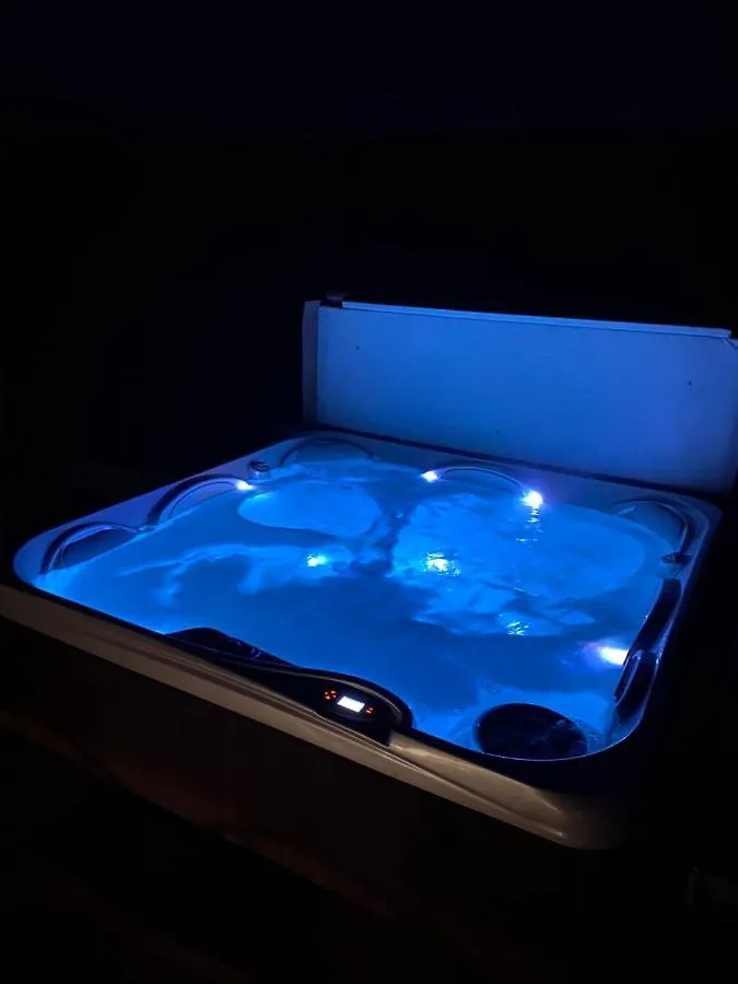 Вилла The Pod With Hot Tub Juniperlea Эдинбург Великобритания